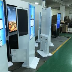 Kiosk-weiße Farbesuper dünner LCD-Werbungs-Spieler der 43 Zoll-Boden-stehende digitalen Beschilderung